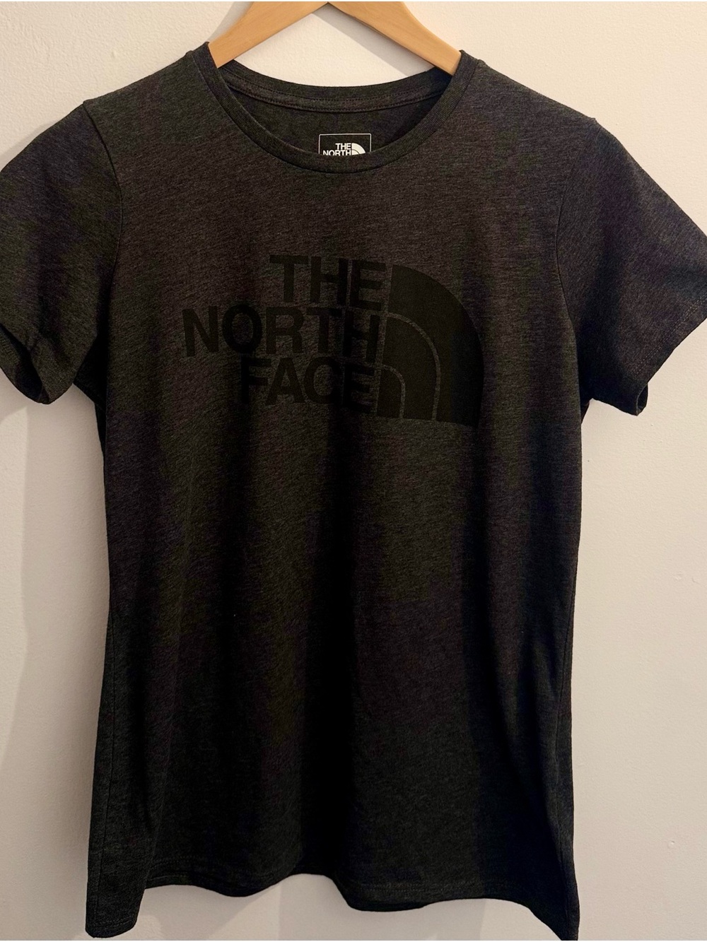 The North Face Women’s Dark Gray Logo Tee - M